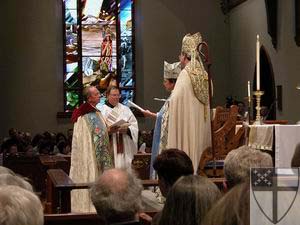[Bishop Gene Robinson (lef...]