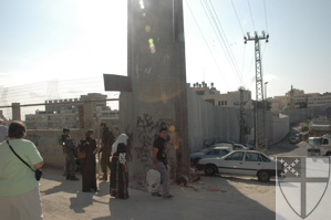 [Arab Palestinians pass th...]