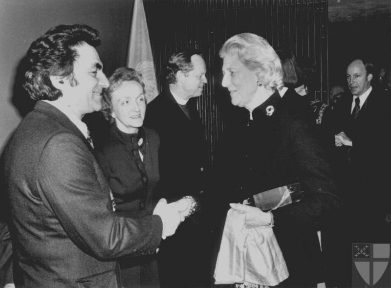 [Dimitri Hadzi, left, scul...]