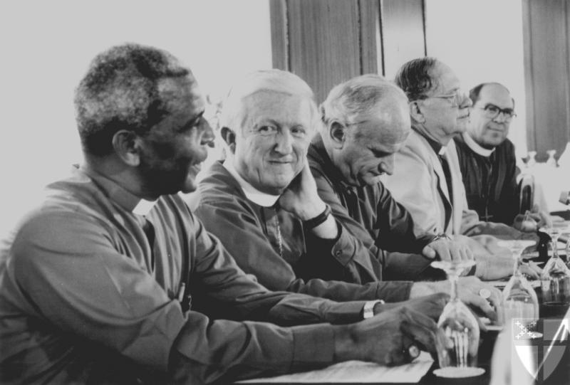 [Primates gather at a pres...]