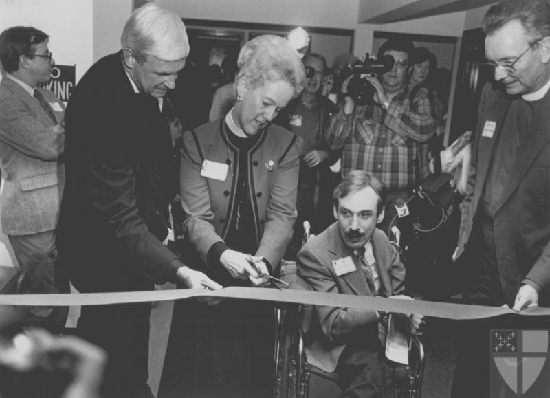 [Cutting the ribbon that s...]