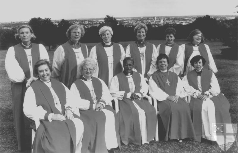 [Eleven female bishops par...]